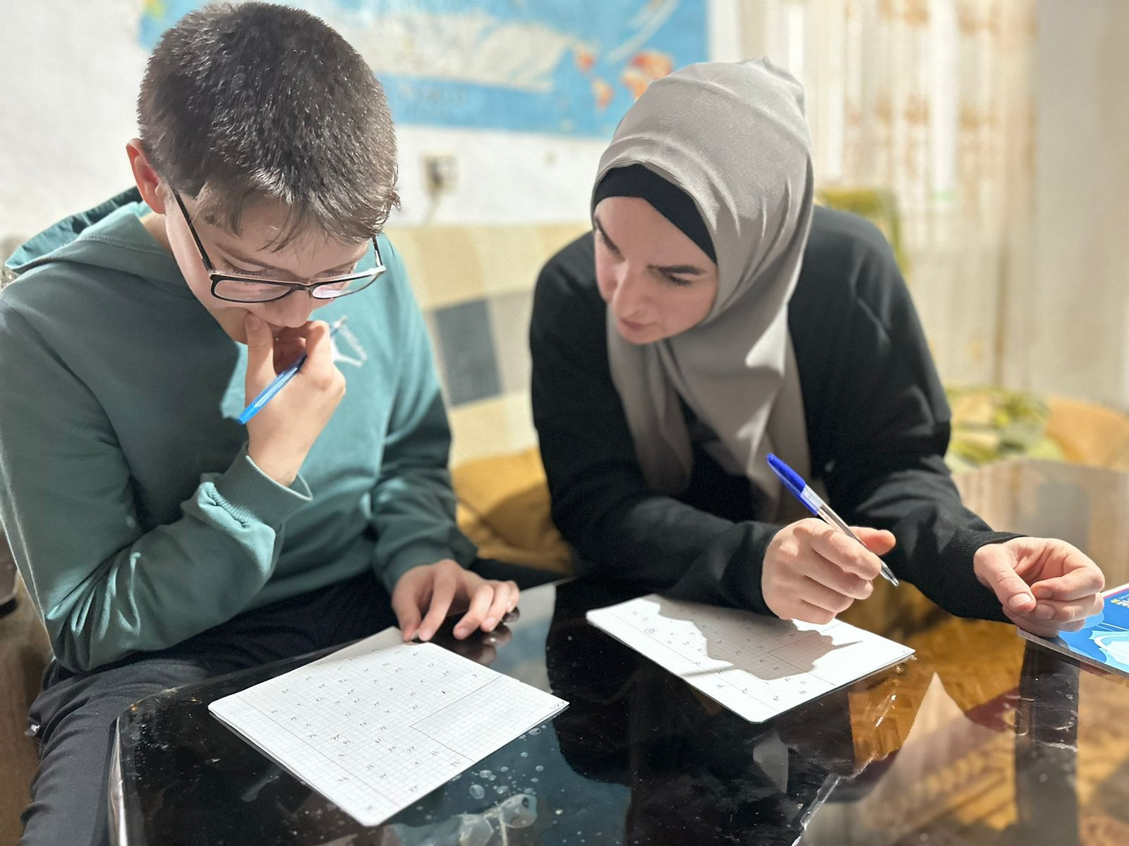 Рабочие будни специалиста отдела семьи, Багомедовой Замиры наполнены разнообразными активностями, связанными с формированием позитивных интересов у своих подопечных.